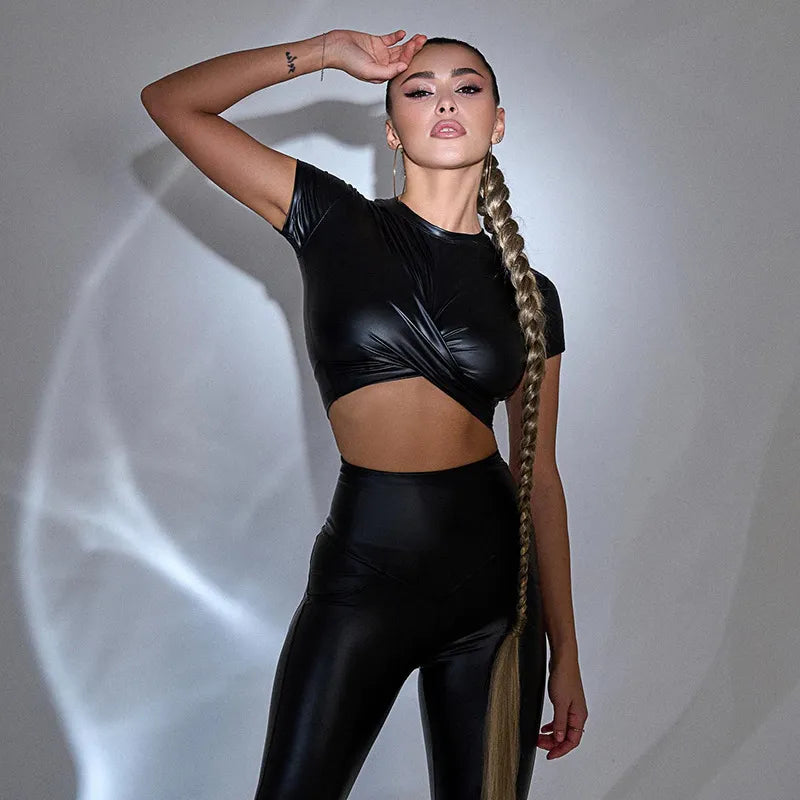 Top Lina™ – Look Cuir & Été