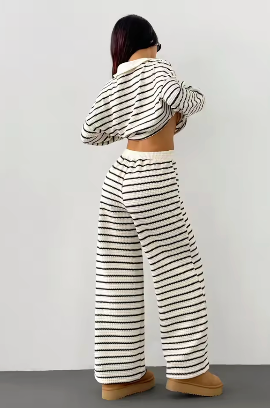 Ensemble Novéa™ — Top Rayé & Pantalon Fluide
