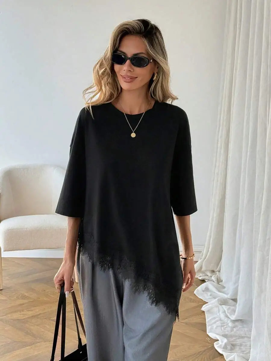 T-shirt Asymétrique Céline™ — Dentelle & Style Fluide
