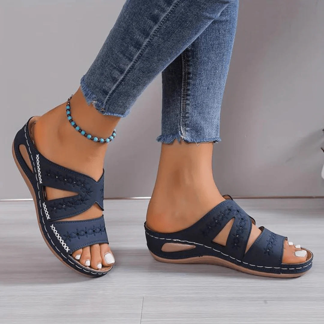 Carla™ | Sandales Compensées à Broderies Ajourées
