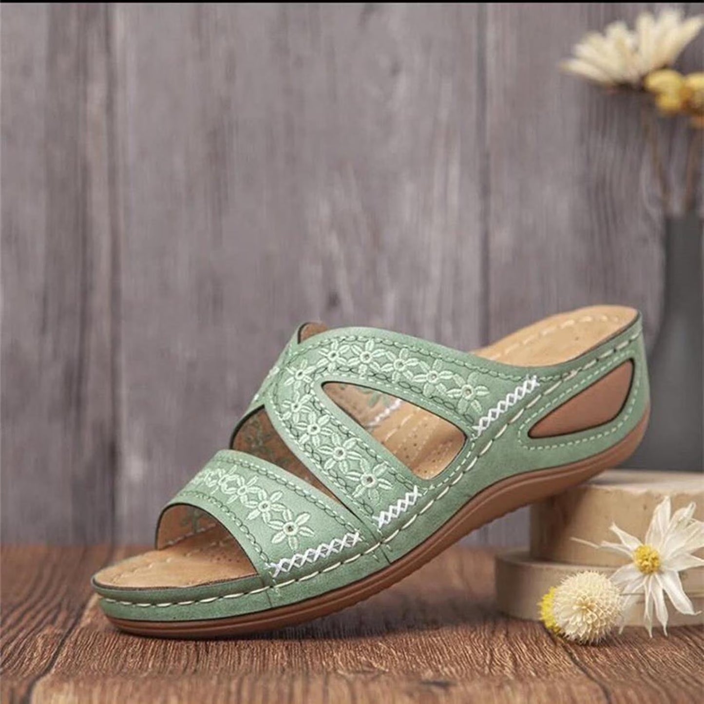 Carla™ | Sandales Compensées à Broderies Ajourées