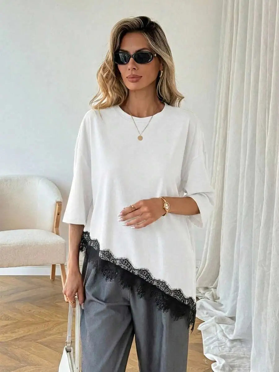 T-shirt Asymétrique Céline™ — Dentelle & Style Fluide