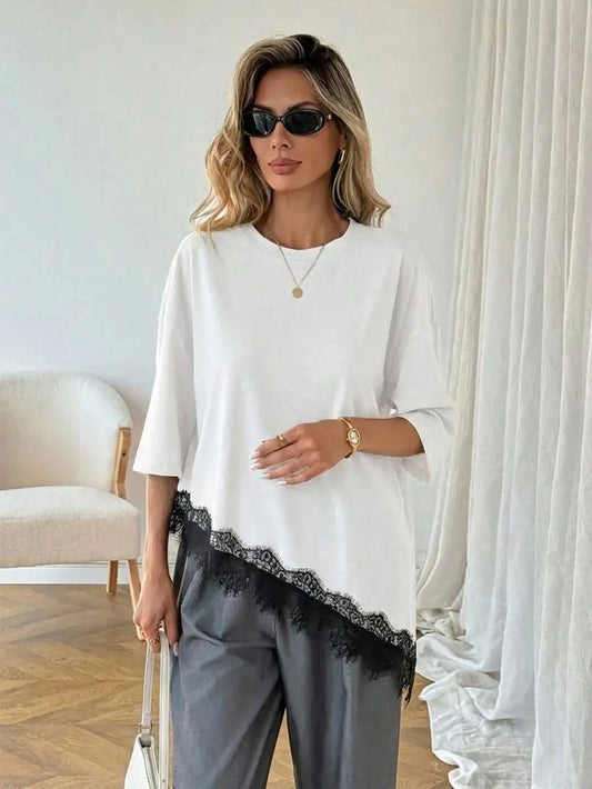 T-shirt Asymétrique Céline™ — Dentelle & Style Fluide
