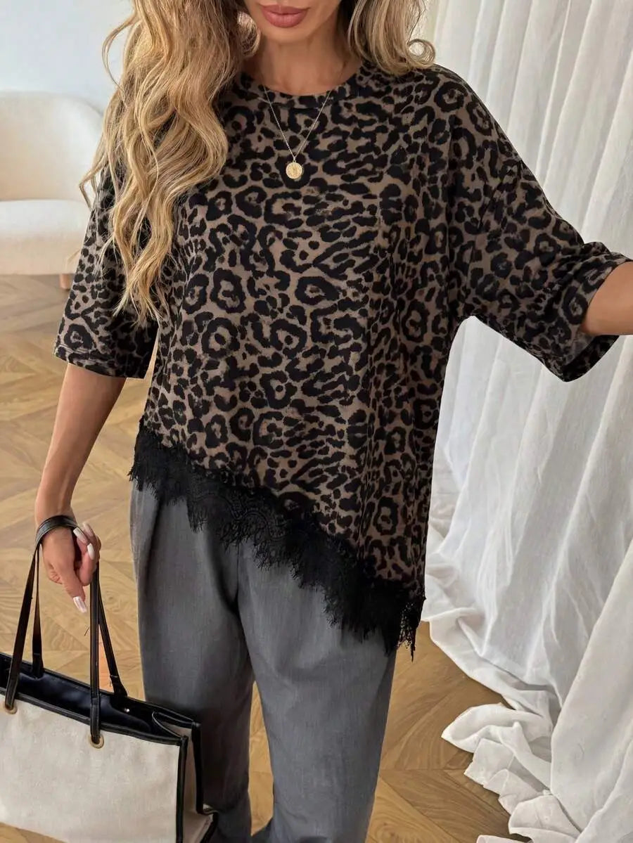 T-shirt Asymétrique Céline™ — Dentelle & Style Fluide