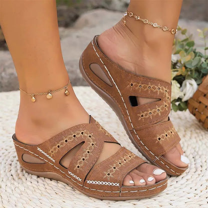 Carla™ | Sandales Compensées à Broderies Ajourées