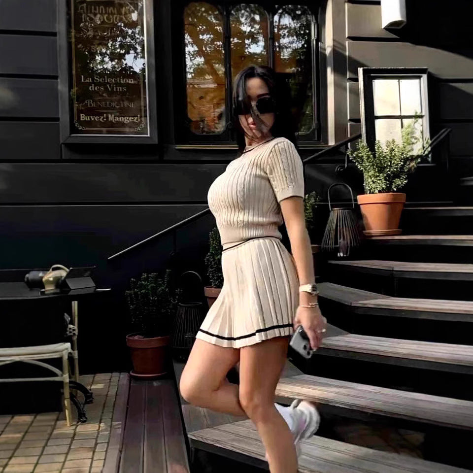 Ayla™ – Ensemble Court Pull & Jupe Plissée
