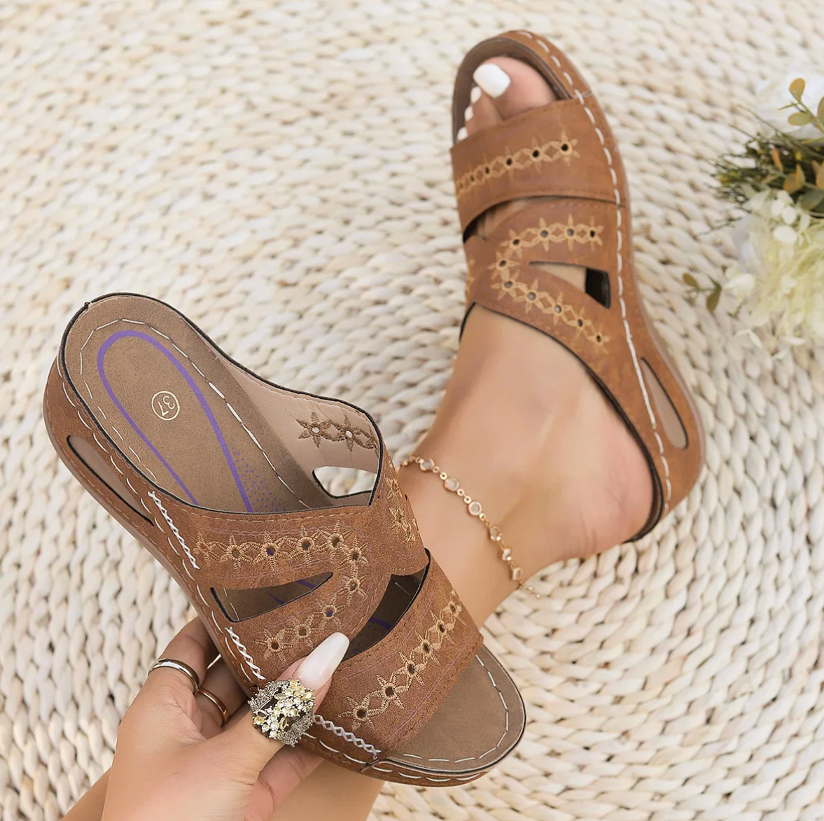 Carla™ | Sandales Compensées à Broderies Ajourées