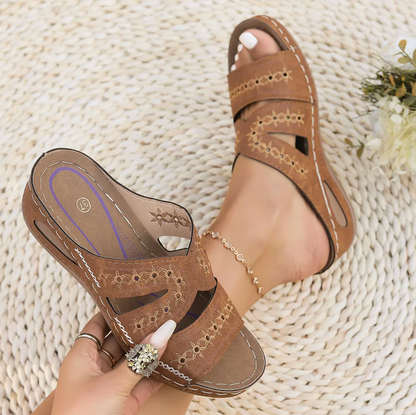 Carla™ | Sandales Compensées à Broderies Ajourées
