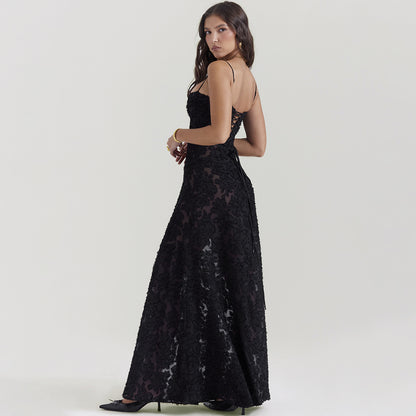 Elysia™ – Robe Longue en Dentelle à Bretelles & Col Dégagé