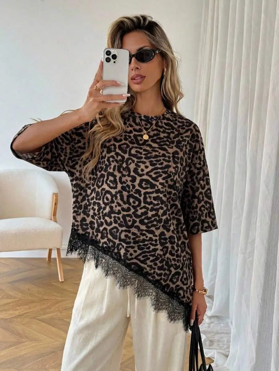 T-shirt Asymétrique Céline™ — Dentelle & Style Fluide