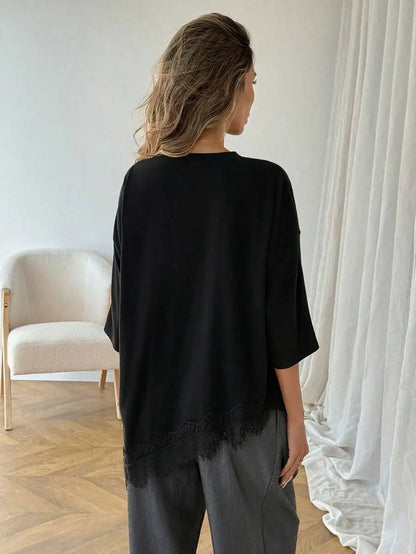 T-shirt Asymétrique Céline™ — Dentelle & Style Fluide
