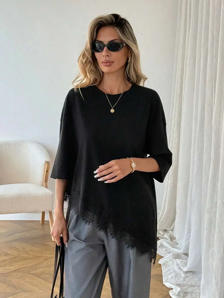 T-shirt Asymétrique Céline™ — Dentelle & Style Fluide