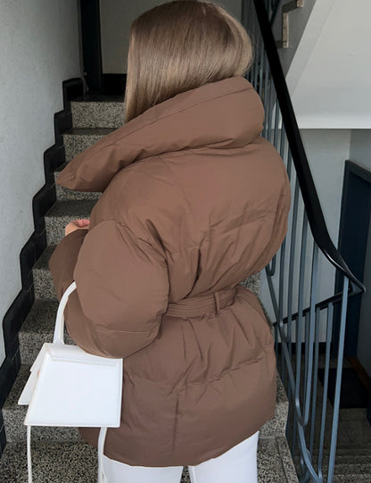 ASTRA™ | Doudoune Courte Matelassée & Ceinturée