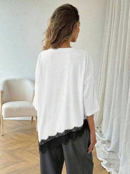 T-shirt Asymétrique Céline™ — Dentelle & Style Fluide